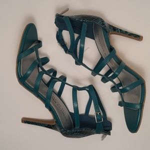 💜CLEARANCE💜Christian Siriano 4in Sandals sz:6